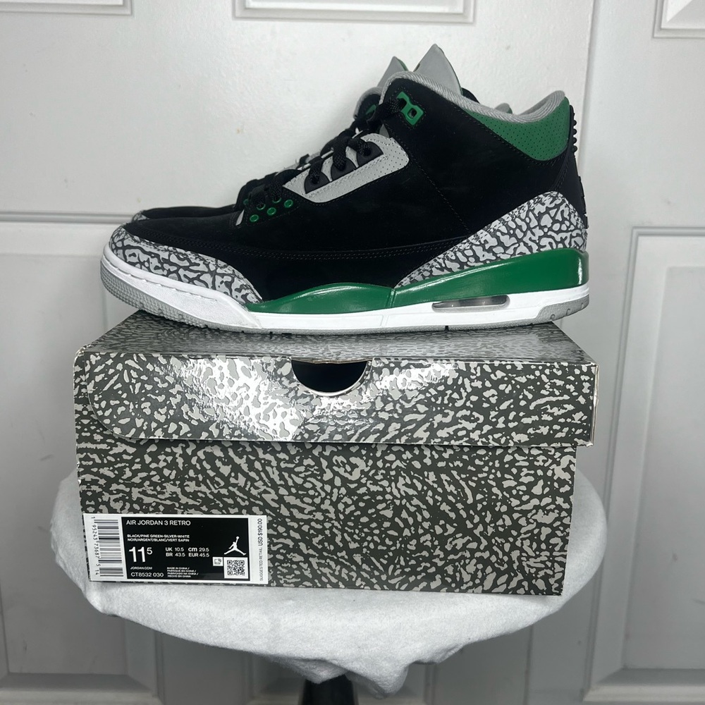 AIR JORDAN 3 RETRO (Pine Green) Size 11.5 (used)